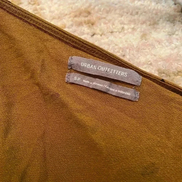 URBAN OUTFITTERS FALL CROP TOP SMALL - Picture 3 of 4